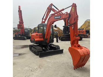 Гусеничный экскаватор DOOSAN DX60