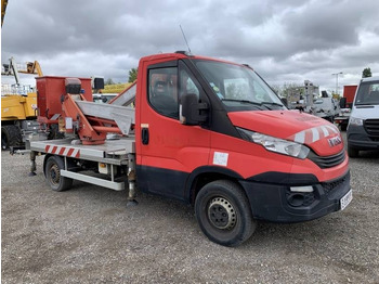 Грузовик с подъемником IVECO Daily