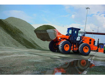 Колёсный погрузчик HITACHI ZW220