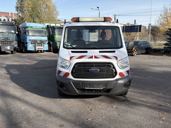 Малотоннажный бортовой грузовик FORD Transit