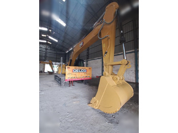 Гусеничный экскаватор CATERPILLAR 320D3