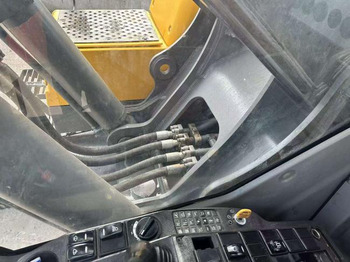 Гусеничный экскаватор VOLVO EC480: фото 2 Гусеничный экскаватор VOLVO EC480: фото 2