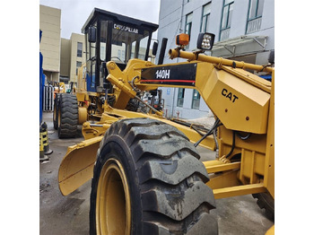 Грейдер CATERPILLAR 140H