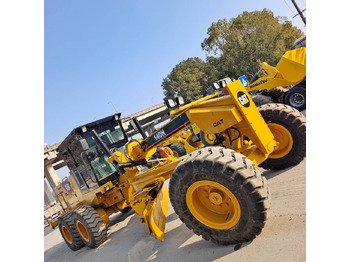 Грейдер CATERPILLAR 140H