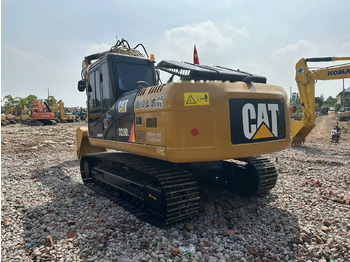 Гусеничный экскаватор CATERPILLAR 320D2