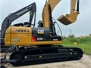 Гусеничный экскаватор CATERPILLAR 323D