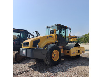 Компактор XCMG XS143J