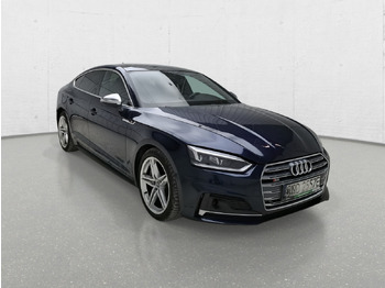 Легковой автомобиль AUDI