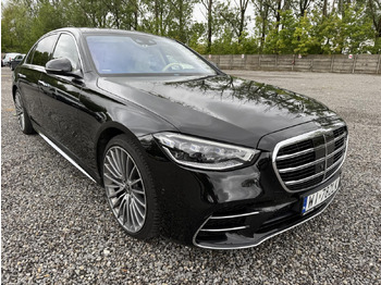 Седан MERCEDES-BENZ