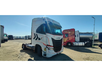 Тягач IVECO