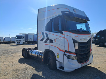 Тягач IVECO