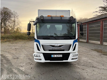 Грузовик с закрытым кузовом 2013 MAN TGL8 220 4X2 Euro6T 3 seter servicevogn C1-reg.: фото 2