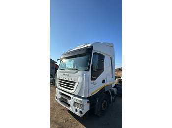 Фото интерьера 1: Тягач Iveco tralis 450 cp - Euro 5 2008 Retarder Klima - Export posibil Фото интерьера 1: Тягач Iveco tralis 450 cp - Euro 5 2008 Retarder Klima - Export posibil