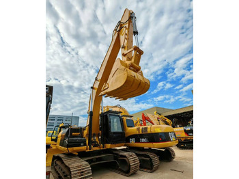 Колёсный экскаватор CATERPILLAR 320CL
