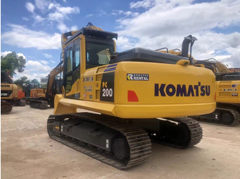 Гусеничный экскаватор KOMATSU PC200-8