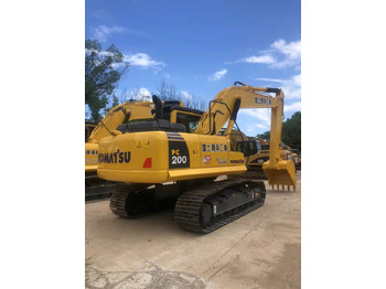 Гусеничный экскаватор KOMATSU PC200-8