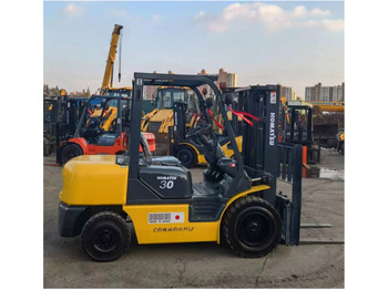 Дизельный погрузчик KOMATSU