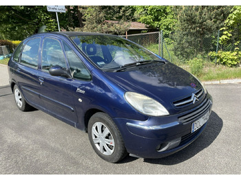 Легковой автомобиль CITROËN