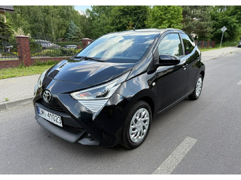 Хэтчбек TOYOTA