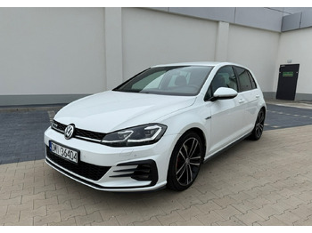 Седан VOLKSWAGEN