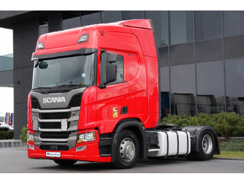 Тягач SCANIA