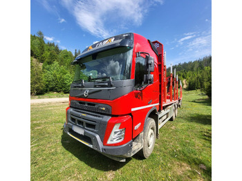 Лесовоз, Автоманипулятор для транспортировки леса VOLVO FMX 500: фото 3