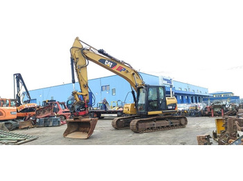 Гусеничный экскаватор CATERPILLAR 320D