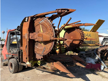 Кормоуборочный комбайн CLAAS