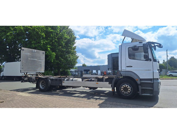 Грузовик-шасси Mercedes-Benz 1833 2 Achser für BDF mit LBW: фото 3 Грузовик-шасси Mercedes-Benz 1833 2 Achser für BDF mit LBW: фото 3