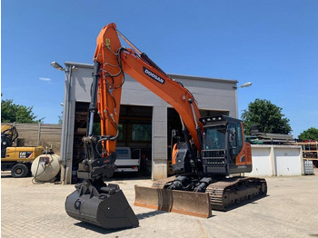 Гусеничный экскаватор DOOSAN DX235LCR-5