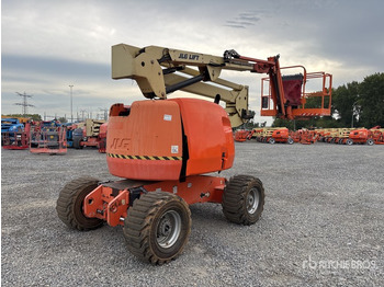 Коленчатый подъемник JLG