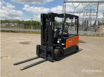 Электропогрузчик DOOSAN