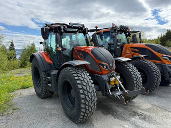 Трактор Valtra N175 V inkl. Noremat armklipper kantslåttløsning: фото 3