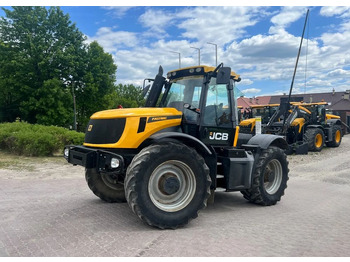 Трактор JCB