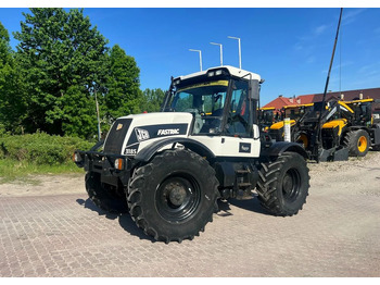 Трактор JCB