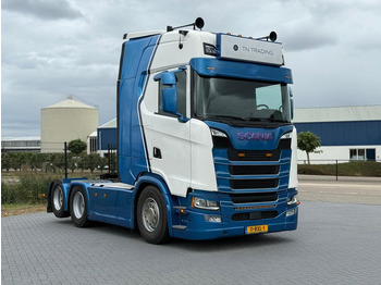 Тягач SCANIA S 660
