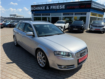 Легковой автомобиль AUDI