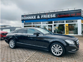 Седан MERCEDES-BENZ