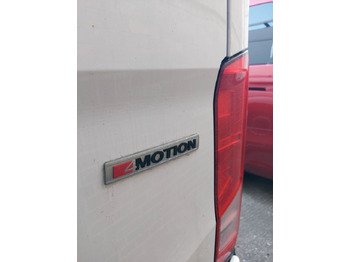 Пассажирский фургон VOLKSWAGEN Crafter 35