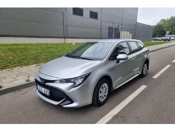 Седан TOYOTA