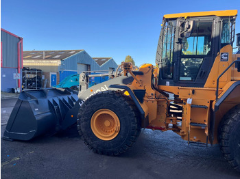 : фото в шапке страницы