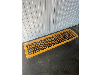 Бампер LIEBHERR