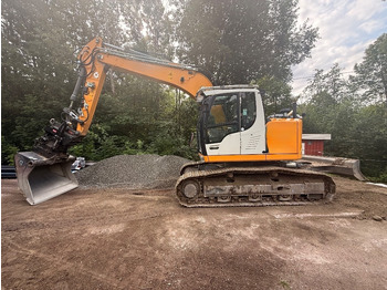 Гусеничный экскаватор LIEBHERR R 920