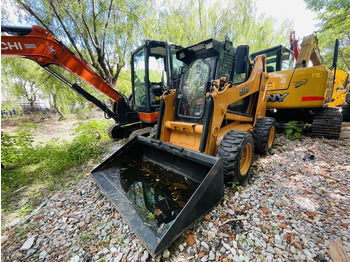 Мини-погрузчик с бортовым поворотом CASE