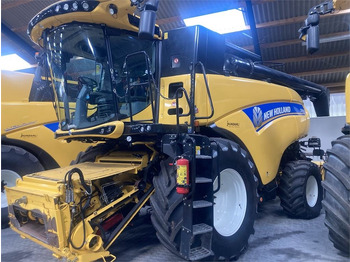 Зерноуборочный комбайн NEW HOLLAND CR series