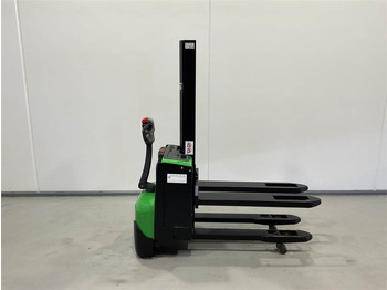 Штабелер CESAB