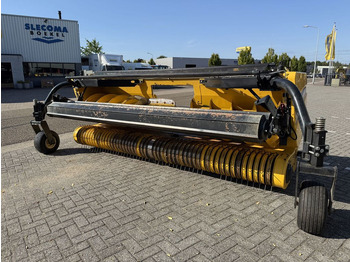 Комбайн NEW HOLLAND