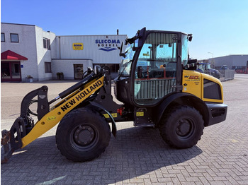 Колёсный погрузчик NEW HOLLAND