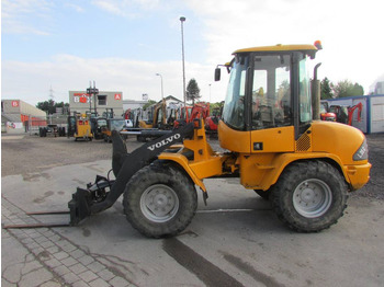 Колёсный погрузчик VOLVO L35