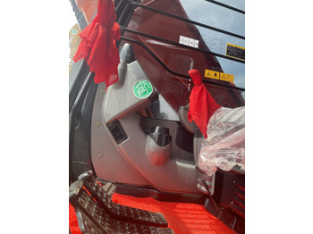 Гусеничный экскаватор Hitachi ZX200: фото 3